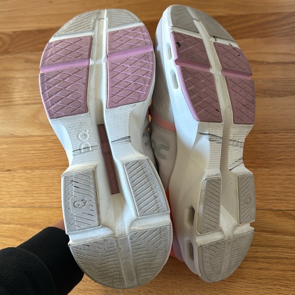 On Cloudpulse Women’s Shoe- Size 8.5 - Picture 5 of 6